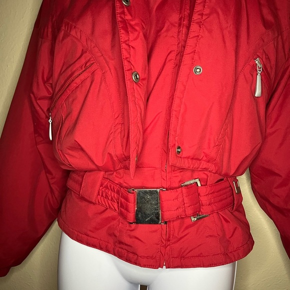 Red Ski Jacket with Black Fur Trim and Puffed Design - Picture 7 of 11